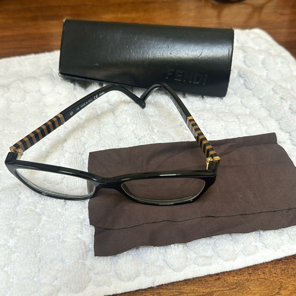 Fendi - eyeglasses - Picture 2 of 6